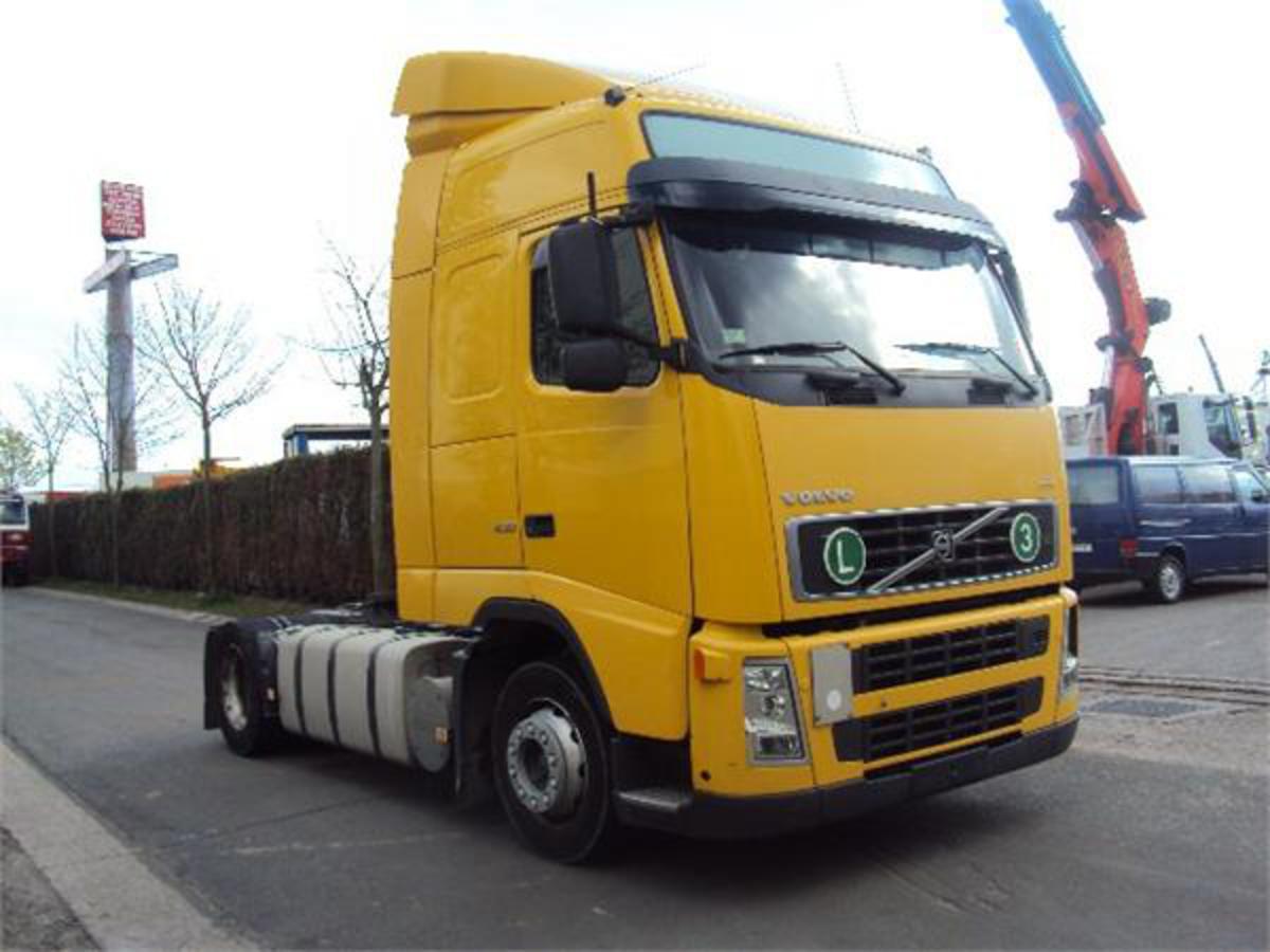 2006: Volvo FH12-400 GLOBETROTTER for sale | Used Volvo FH12-400