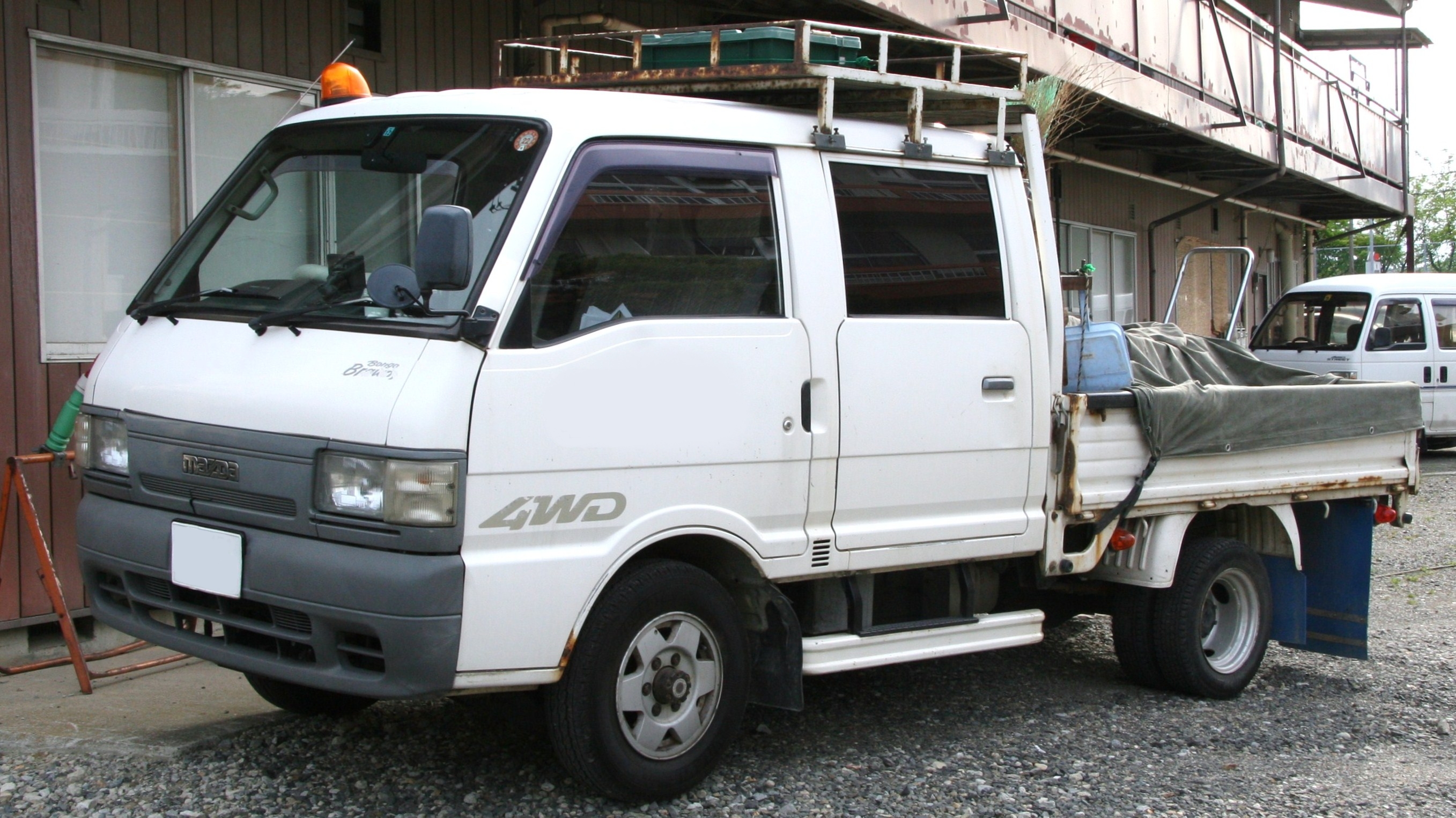 File:Mazda Bongo Brawny Truck Double Cab.jpg