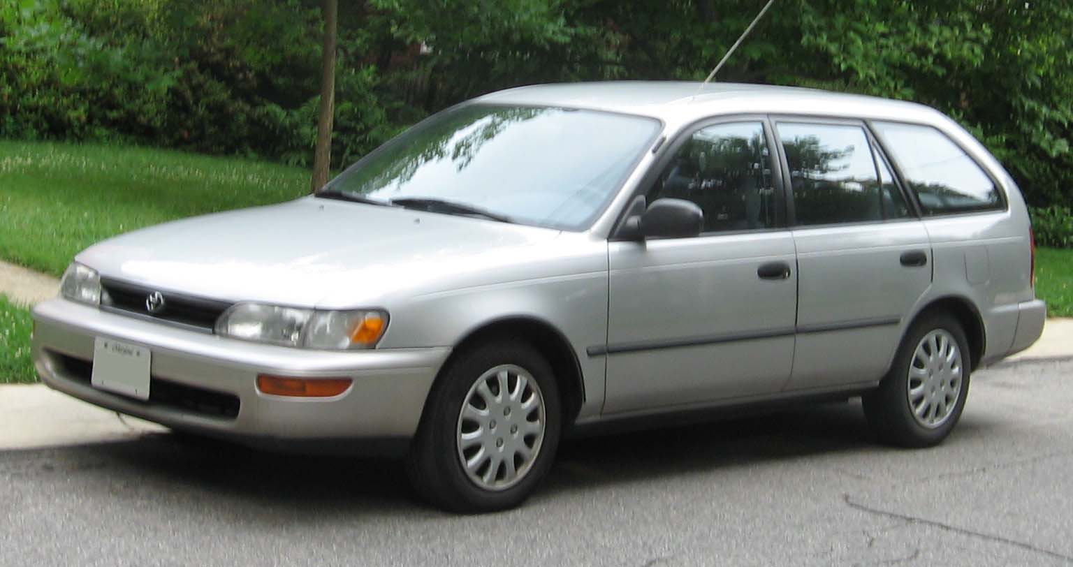 File:93-95 Toyota Corolla wagon front.jpg