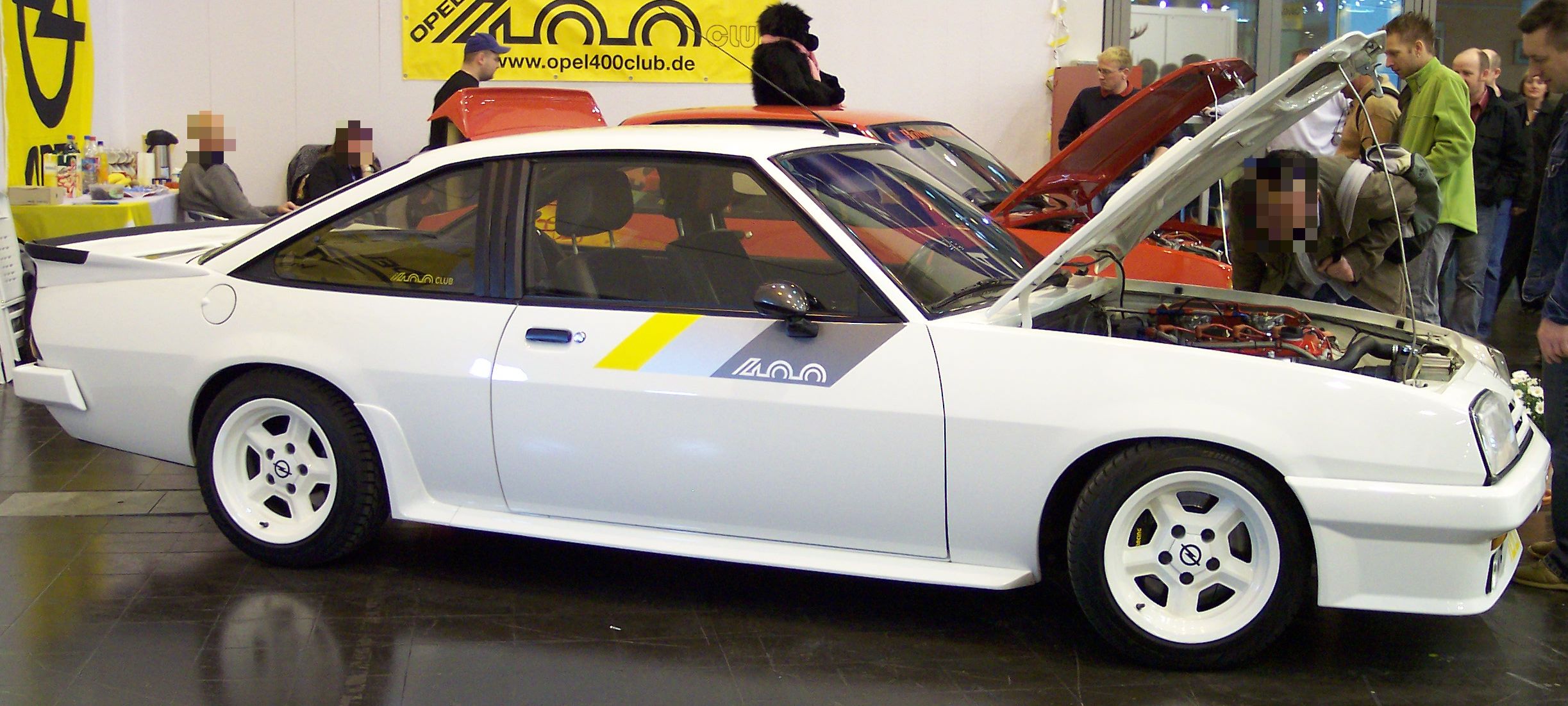 File:Opel Manta 400i white r TCE.jpg