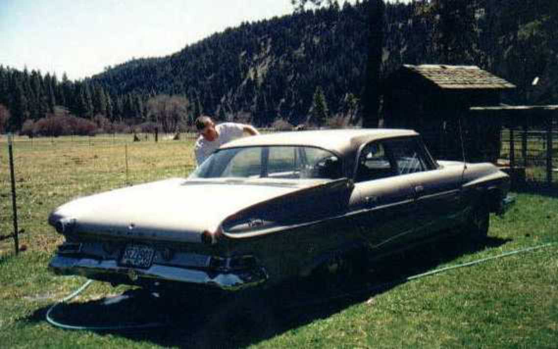 Chrissy's 1961 Dodge Dart Pioneer 4-door (28 KB; January 2001)