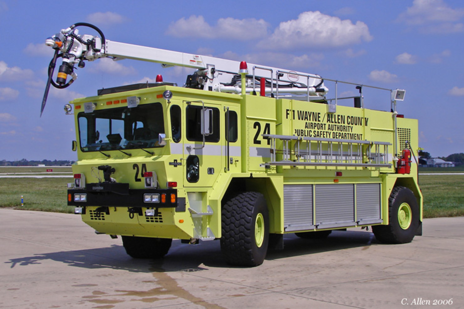 airport fire truck airport fire truck