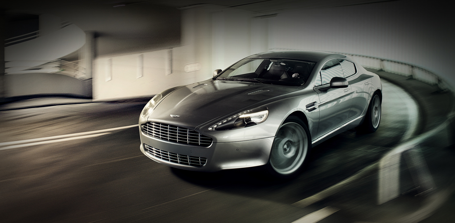 Машина Aston Martin rapide