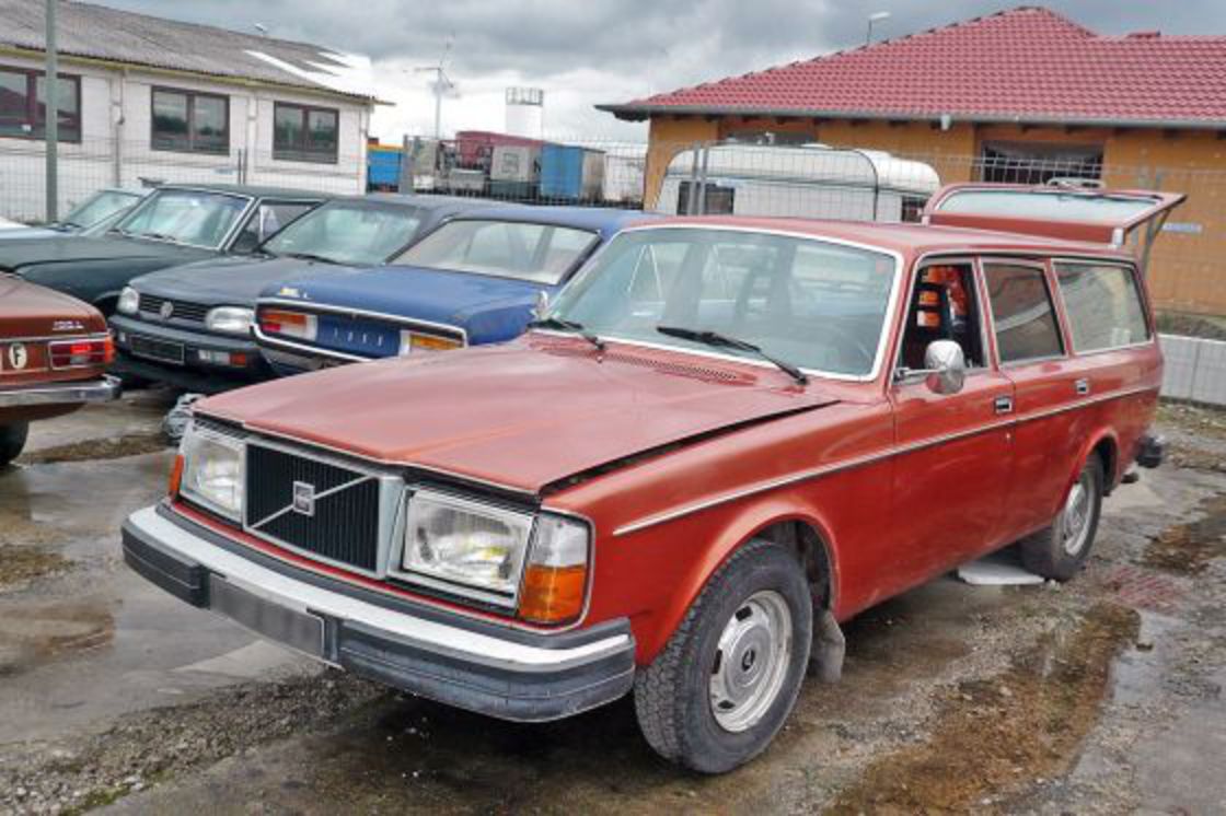 Volvo 265GL. View Download Wallpaper. 560x373. Comments