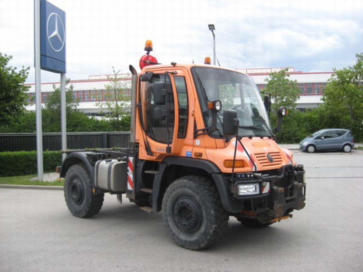 Мерседес Unimog u400