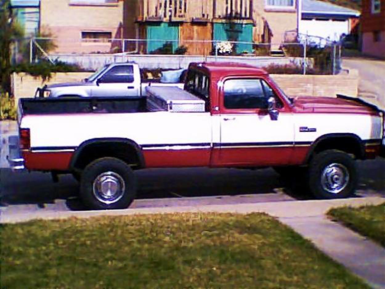 Pictures of 1991 Dodge Ram 250 cummins.