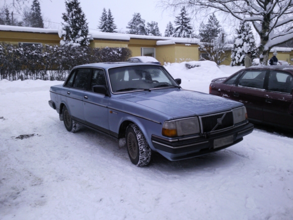 Volvo 240 GL injection