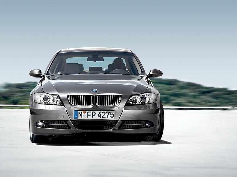 Photos: Car: BMW 318i Automatic