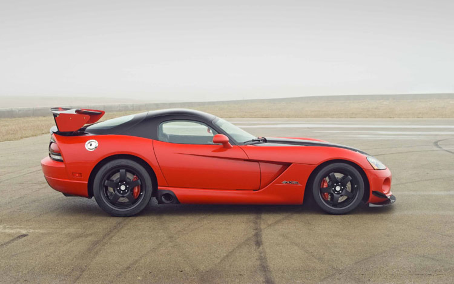 Wimps ( Z06s) Step Aside: Driving the 2009 Dodge Viper ACR