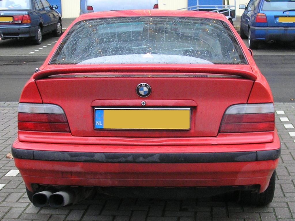 File:BMW 318iS Coupe (1992) rear.jpg