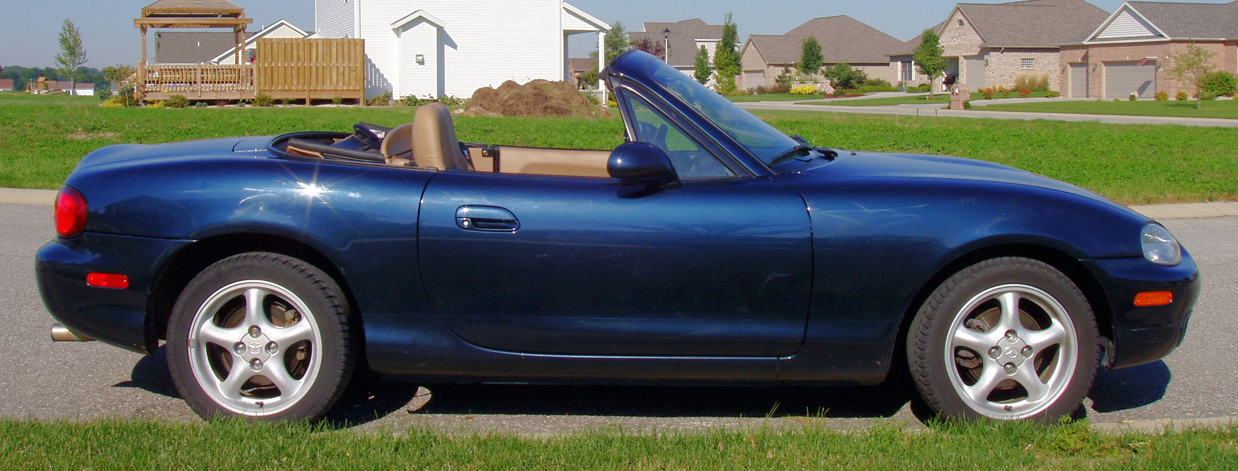 File:Mazda-miata-1999-blue-side.jpg