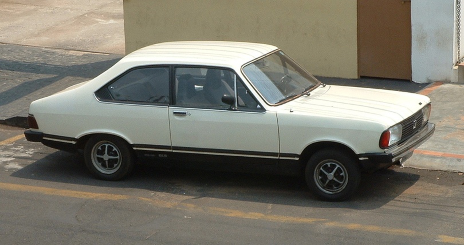 File:Dodge Polara Brazil.jpg. Size of this preview: 800 Ã— 423 pixels.