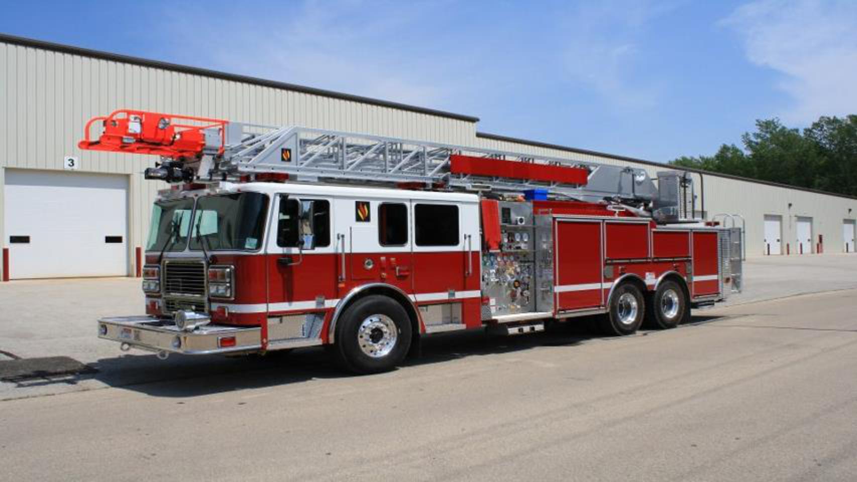 TopWorldAuto >> Photos of Seagrave Marauder - photo galleries