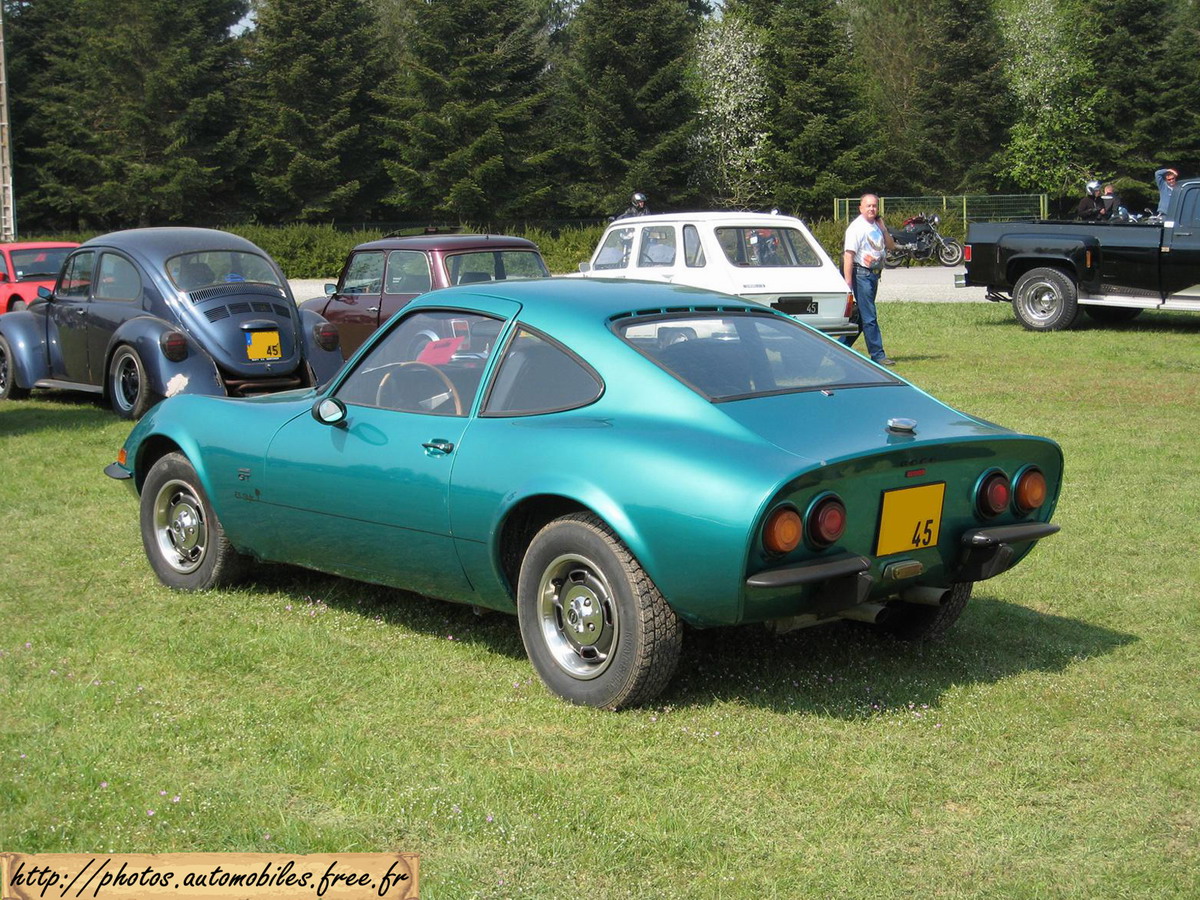 at is the Opel GT roof. The C pillars flare out to horizontal surfaces,