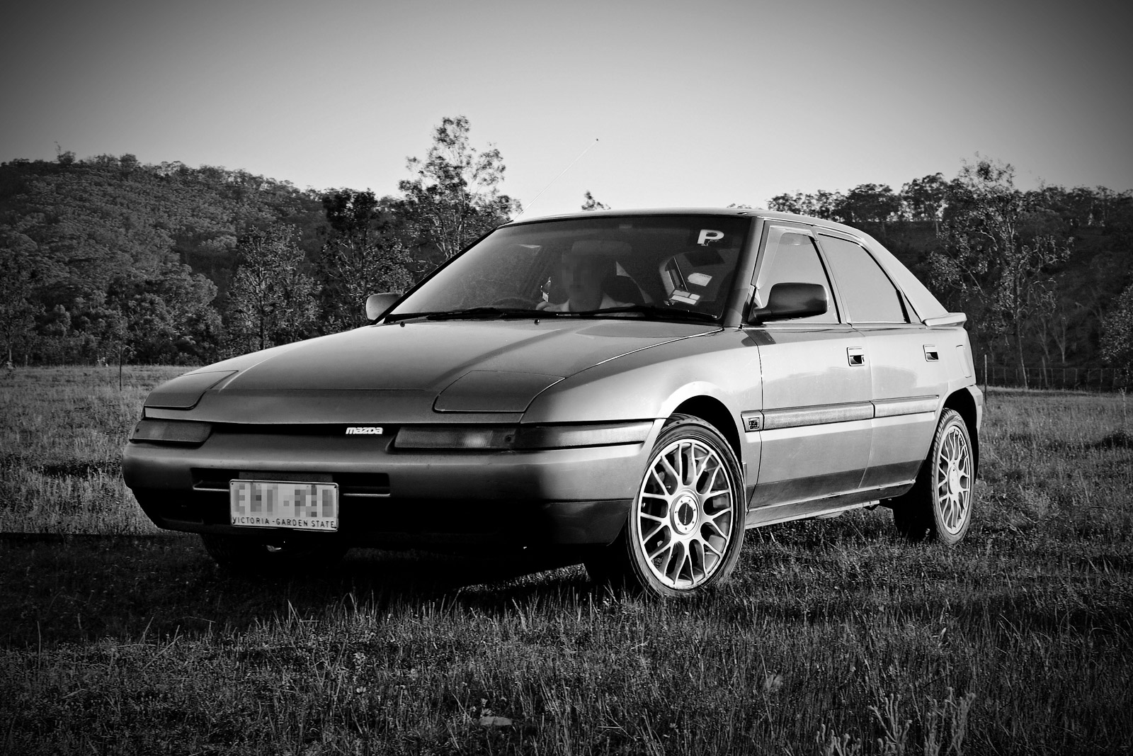 File:Mazda astina 323 1990.jpg