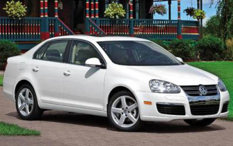 Volkswagen Jetta Petrol gears up to hit Market Soon along with Upgraded