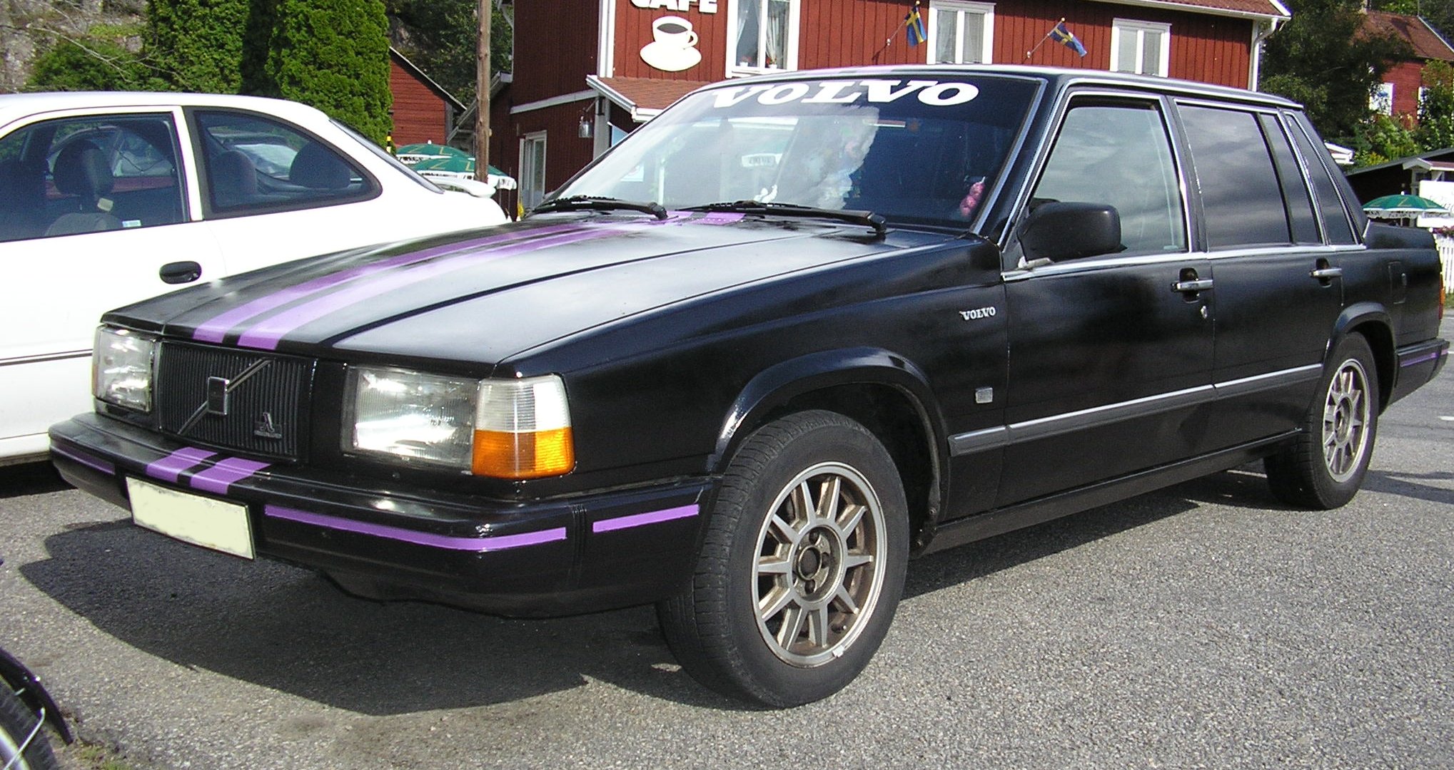 File:1990-Volvo-744.jpg