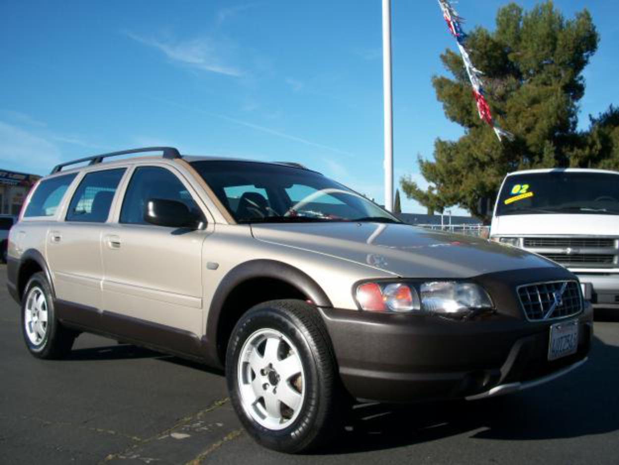 Pictures of *** 2001 Volvo V70 XC - AWD - 7 Passanger - 3rd