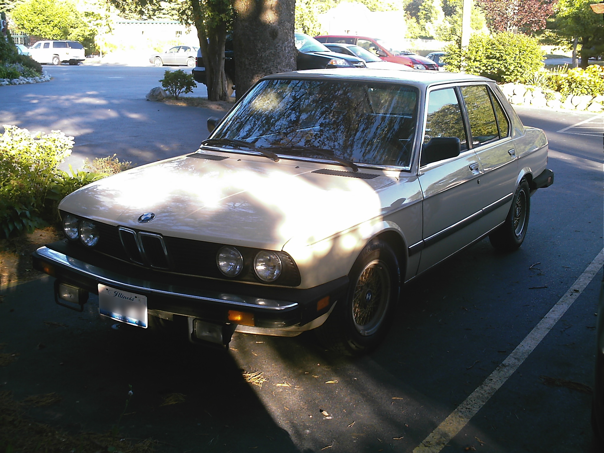File:BMW 528e 1983.jpg