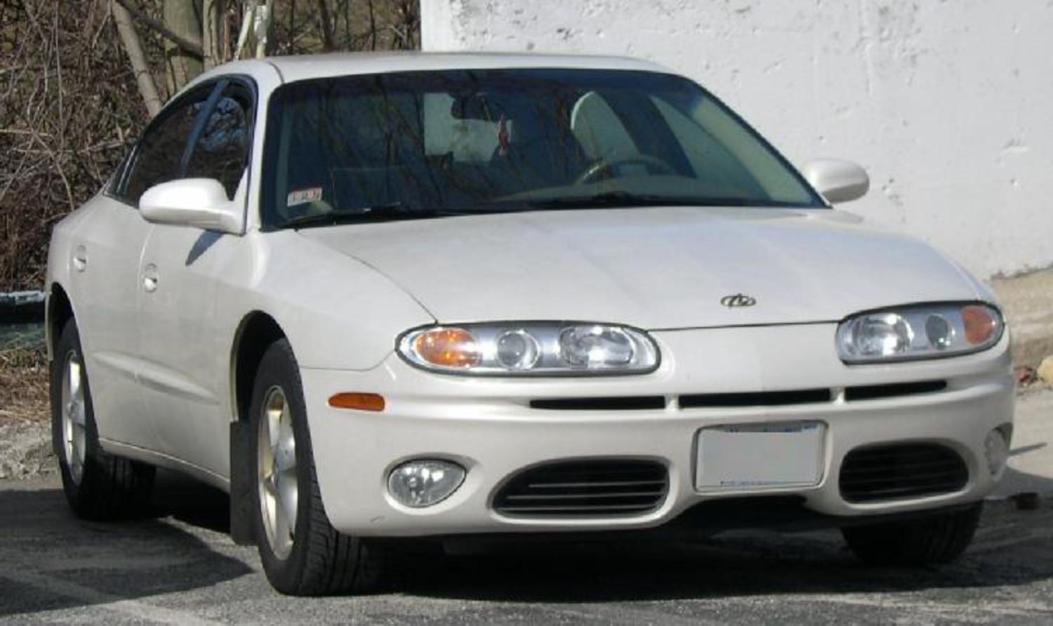 Oldsmobile aurora 2003