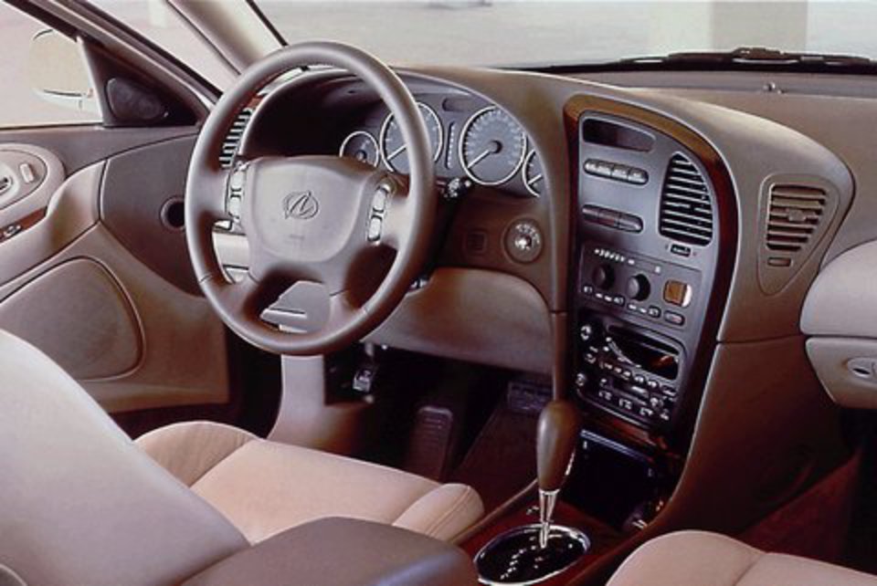 Oldsmobile aurora 2003