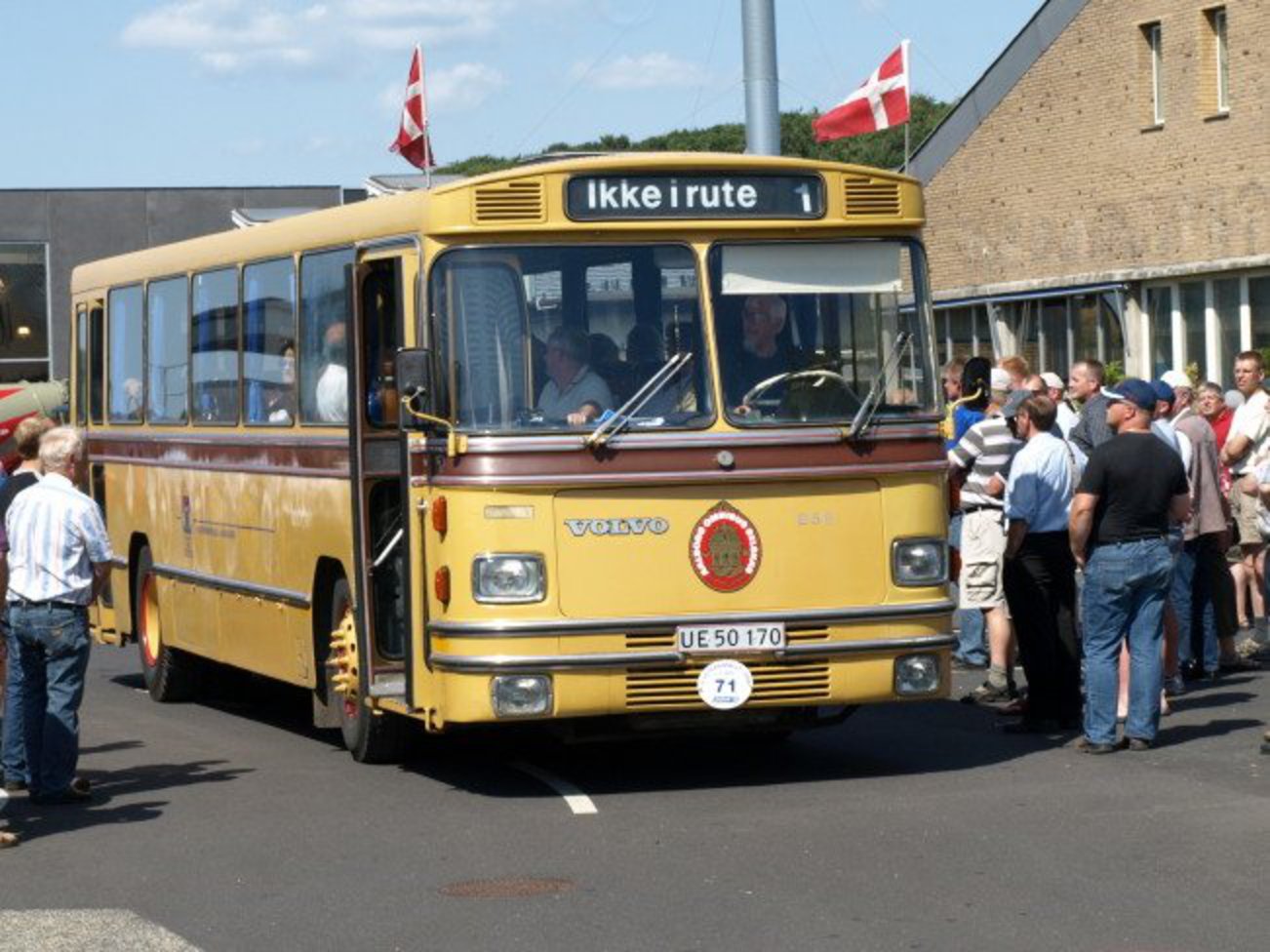 Volvo L202 bus