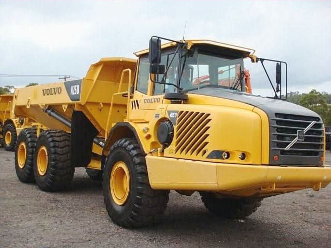 VOLVO A25D 25 Ton, Articulated Dump Truck, 6x6, 23.5 Tires