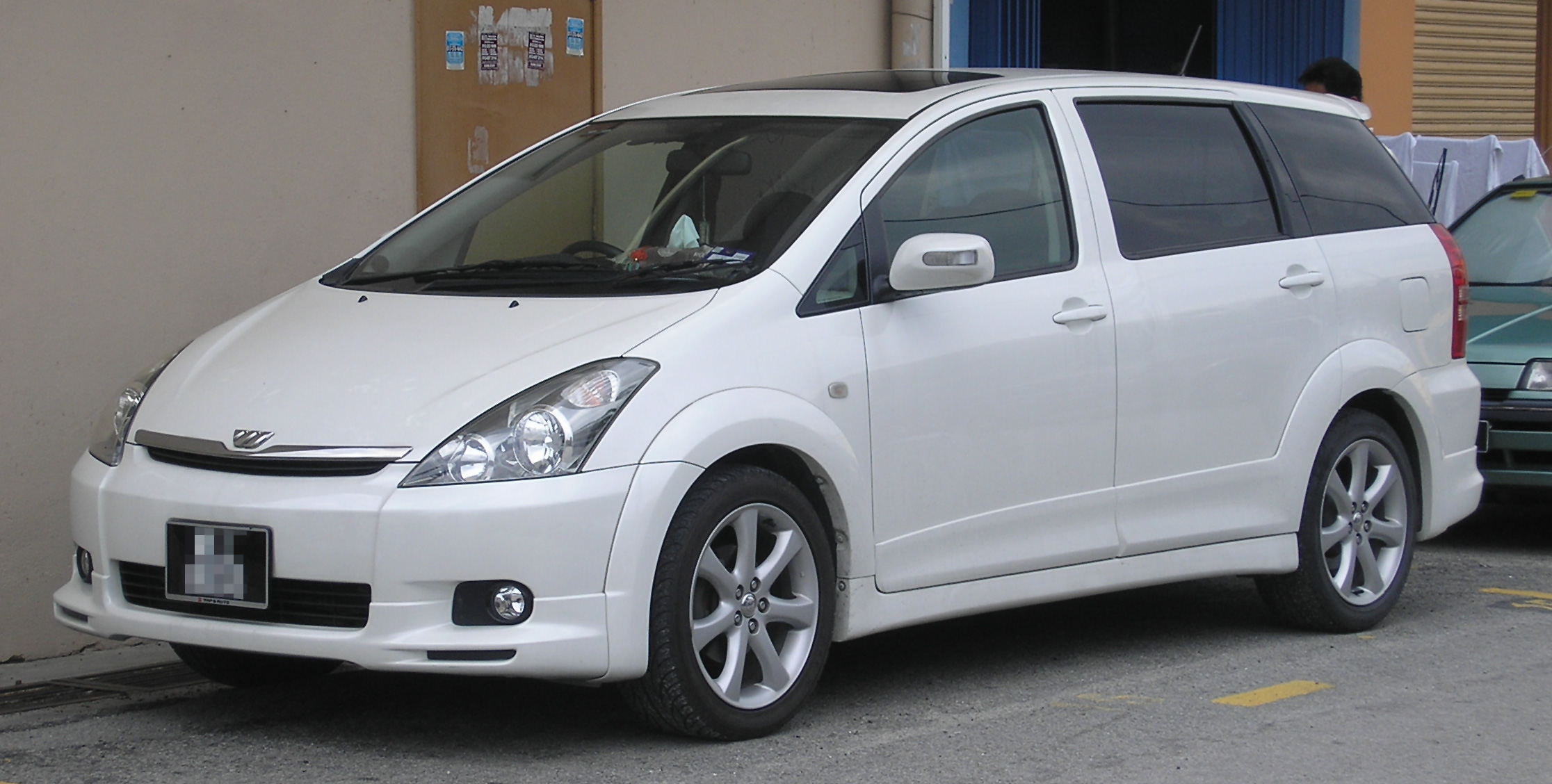 File:Toyota Wish (first generation) (front), Kajang.jpg