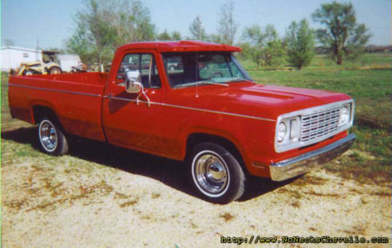 Chuck's '77 Dodge D100