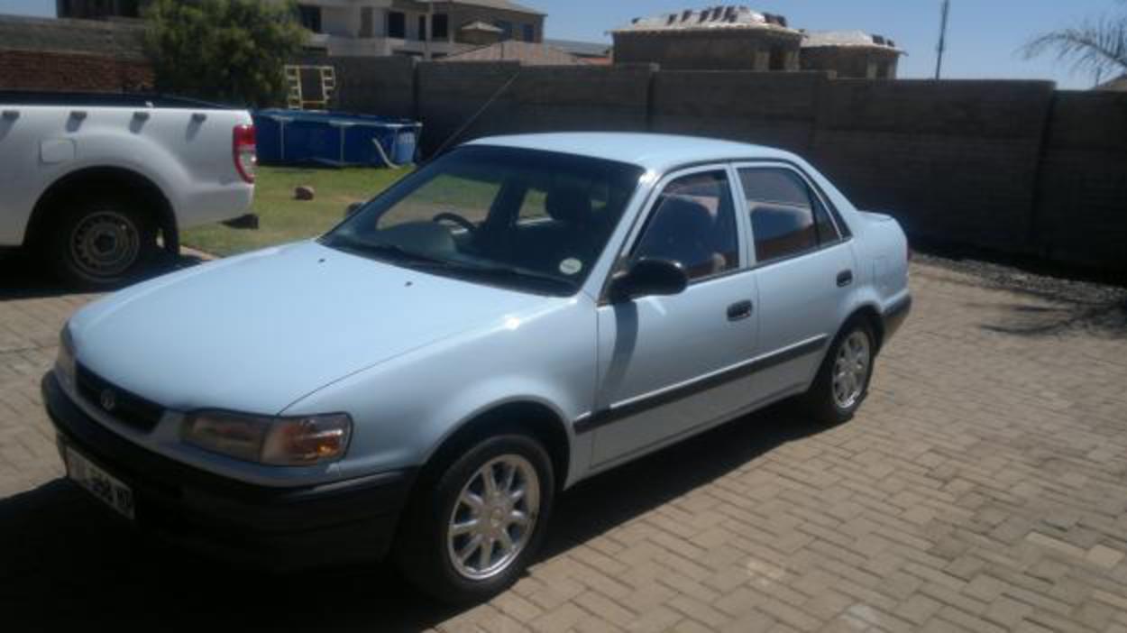 Pictures of Toyota Corolla 1.6GL For Sale
