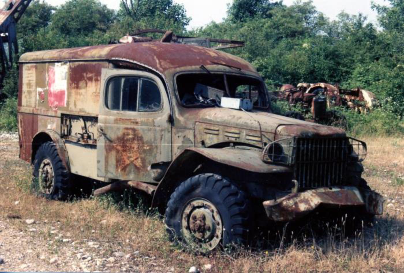 Dodge WC54 . Ex-US Army 4x4 Ambulance . Seen 1.7.95 La Sone (38) Isere .