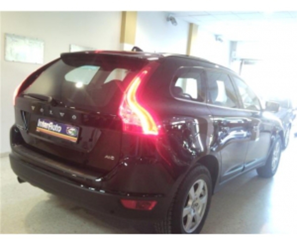 VOLVO XC 60 D5 KINETIC AWD AUTOMATICO INT BEIGE