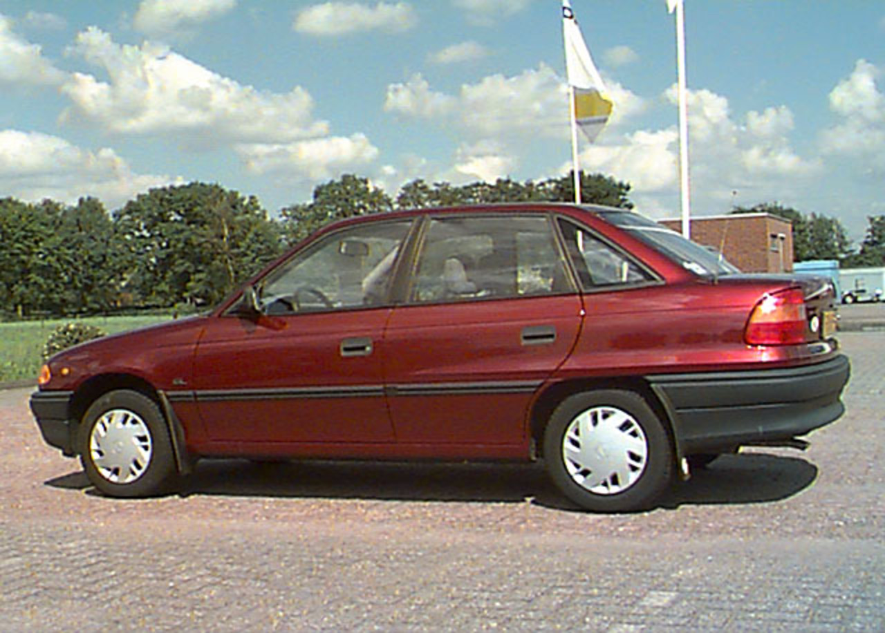Opel Astra GL Sedan