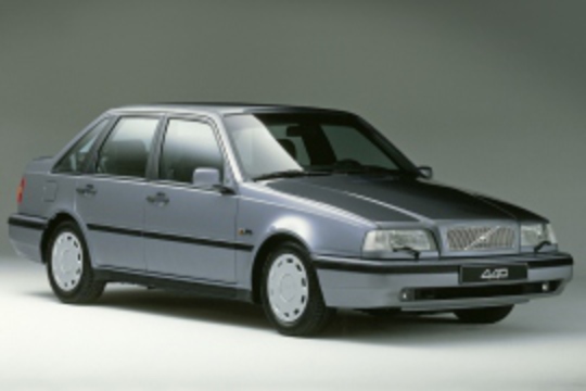 Volvo 440 was safer than the previous models thanks to the improved side