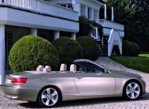 BMW 320i Cabriolet - huge collection of cars, auto news and reviews,