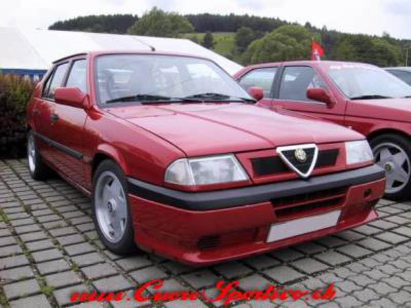 Alfa Romeo 33 17 - cars catalog, specs, features, photos, videos, review,