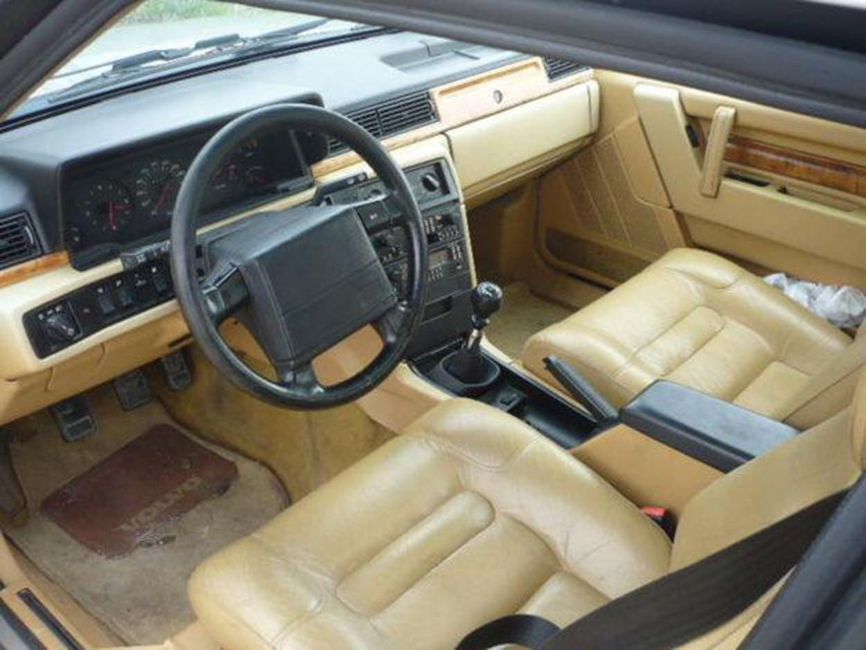 coupe volvo bertone 780 - Aigueperse - Voitures - volvo 780 coupÃ©