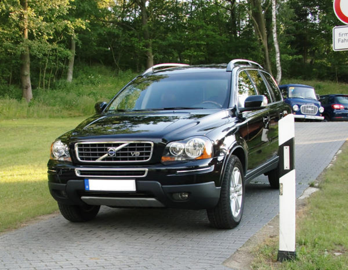 Volvo, XC90 V8 Executive, schwarz, 232 kW, 149000 km, Aut.