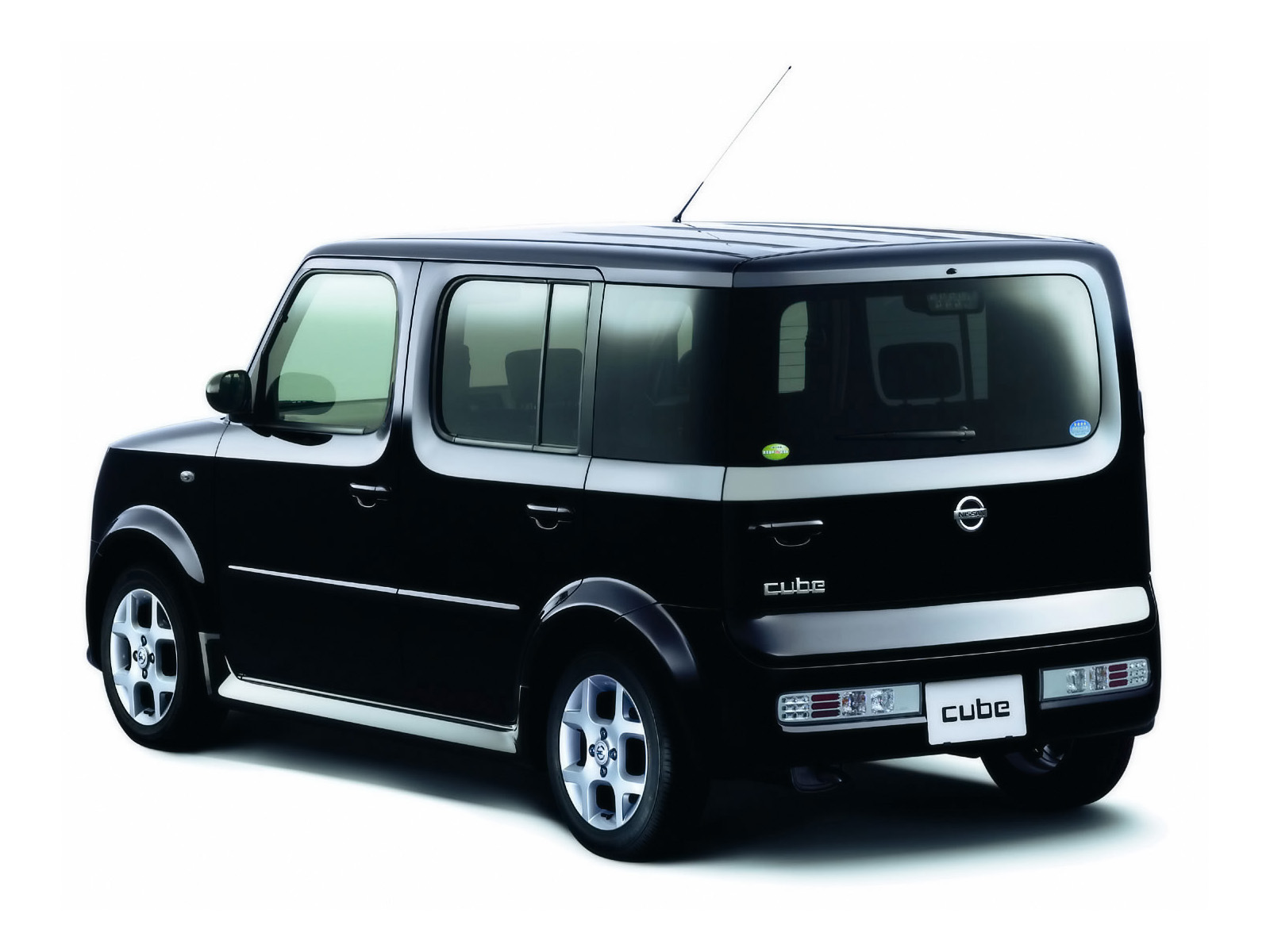 You can vote for this Nissan Cube photo