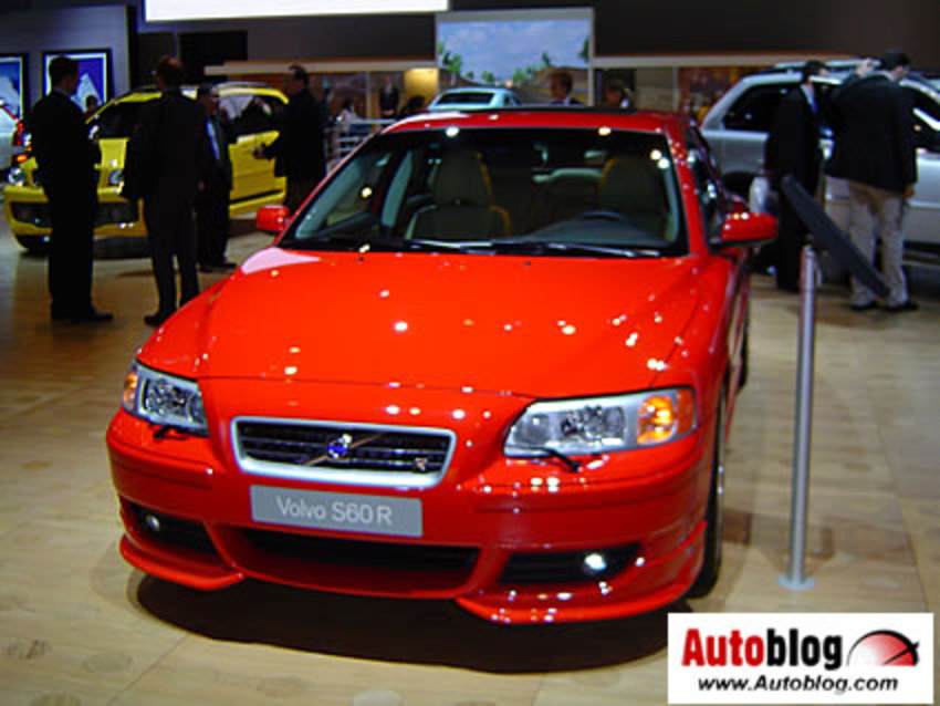 Volvo S60 R (08 image) Size: 425 x 319 px | image/jpeg | 56977 views