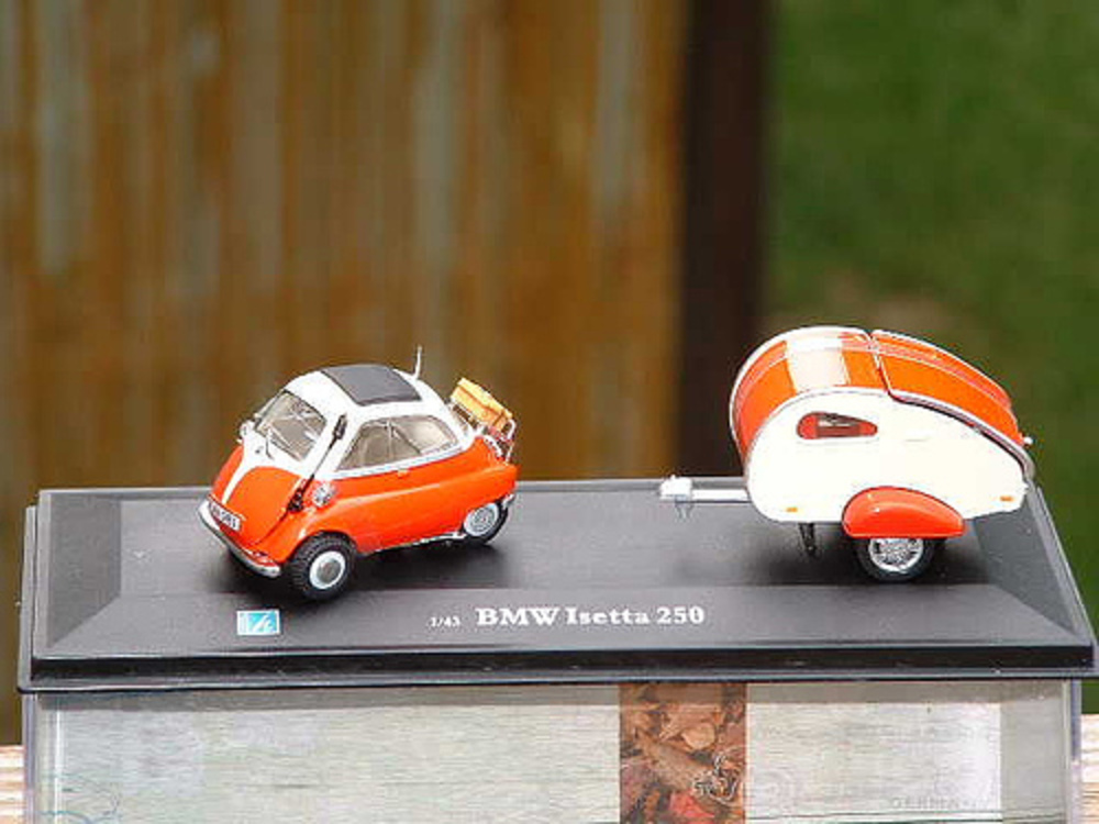 BMW ISETTA 250 WITH TEAR DROP CAMPING TRAILER 1 43 SCALE