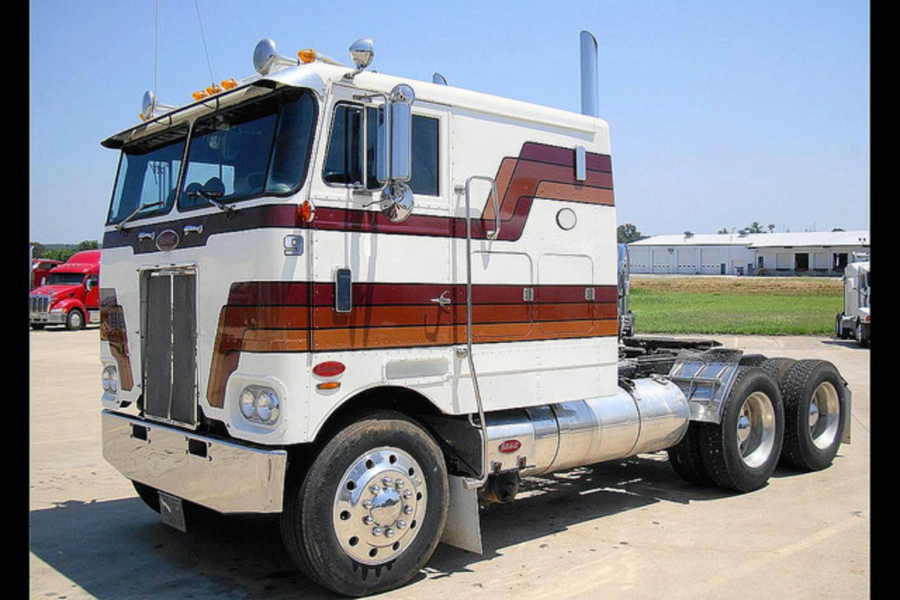 TopWorldAuto >> Photos of Peterbilt 352 - photo galleries