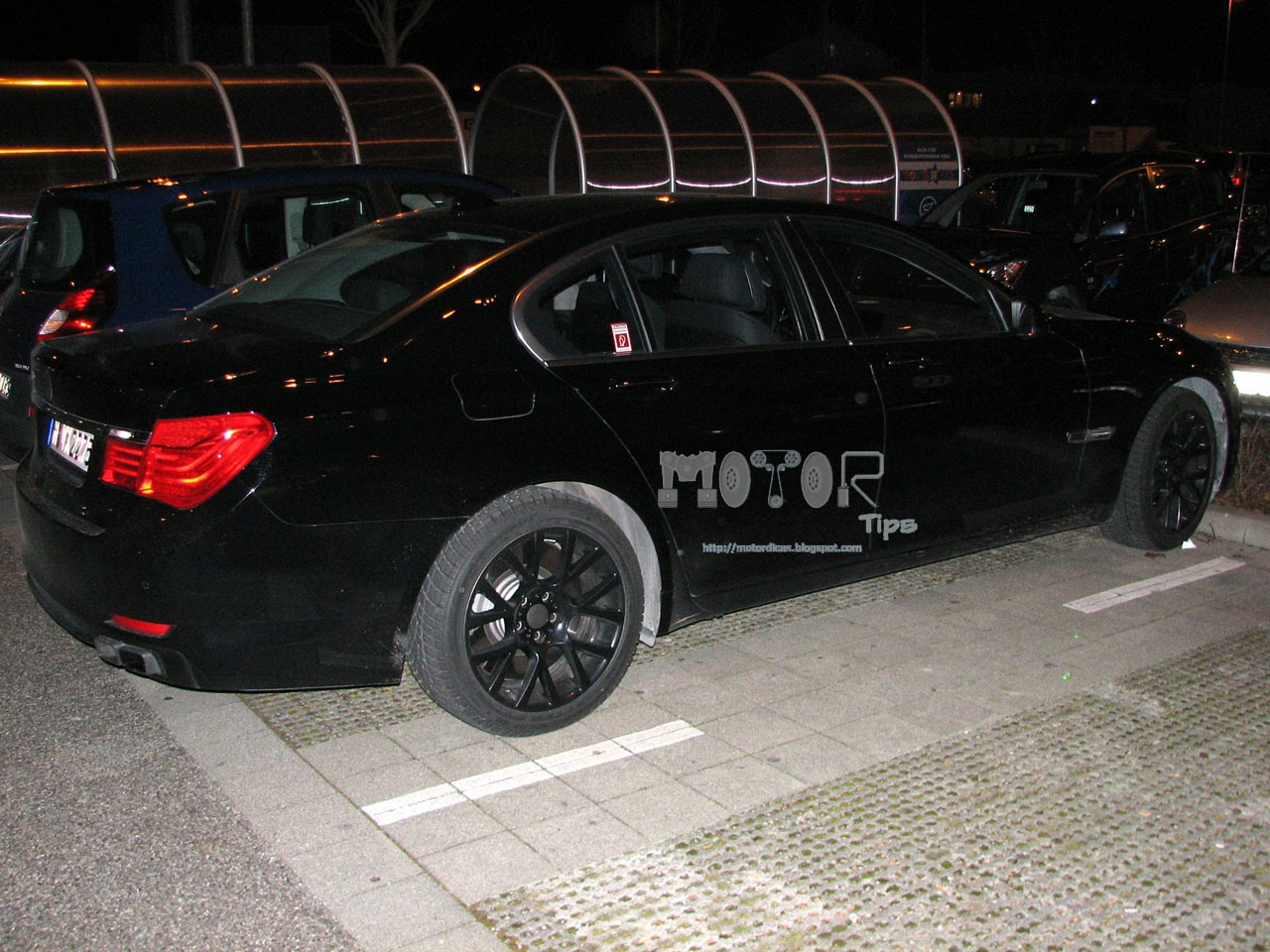 Suposta BMW M7 Ã© flagrada em testes na Alemanha
