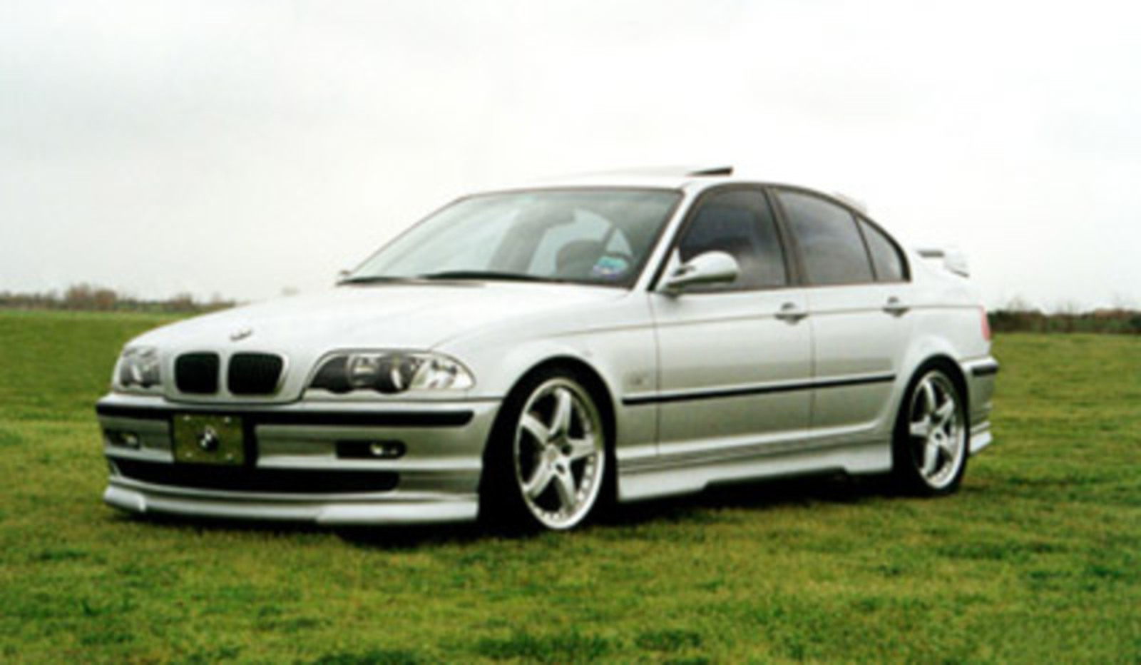 BMW 323i. View Download Wallpaper. 400x233. Comments