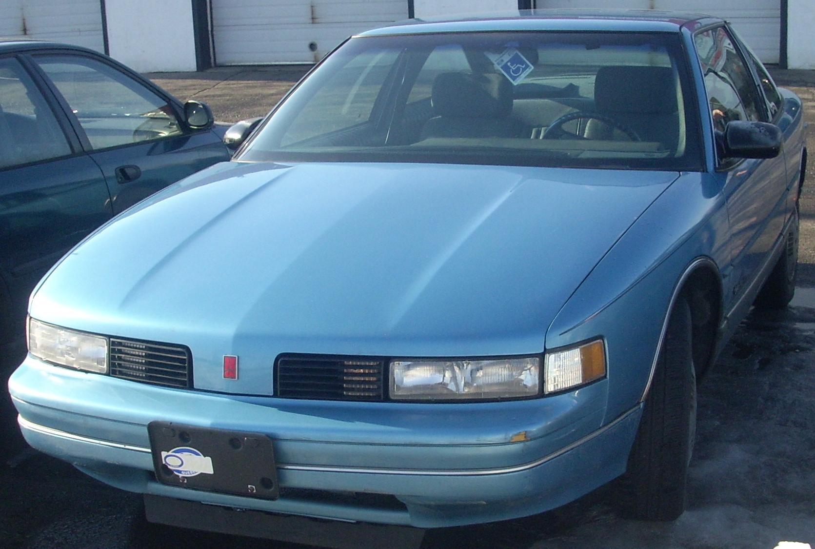 File:1988-'91 Oldsmobile Cutlass Supreme Coupe.JPG