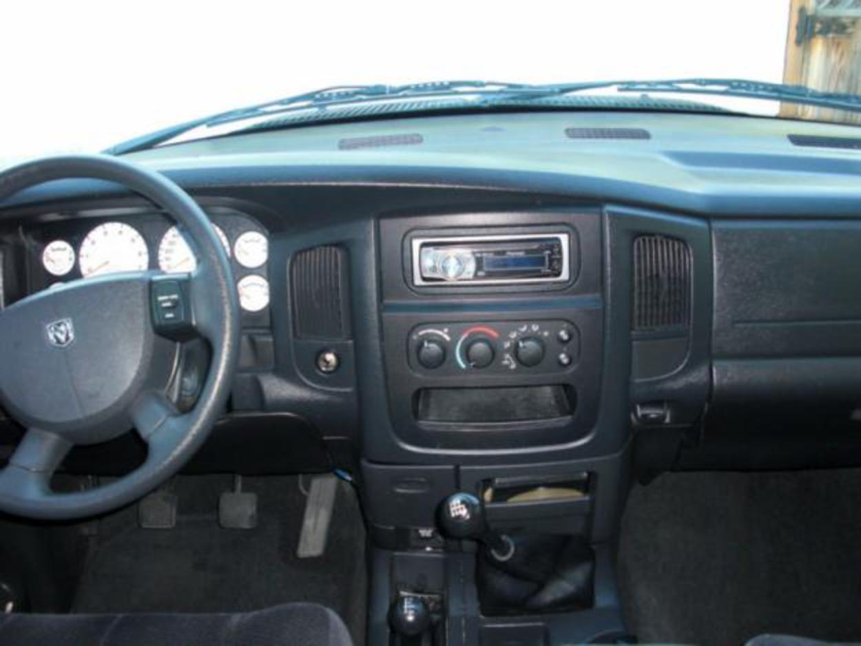 2005 Dodge Ram 1500 SLT 4x4 6 Speed Manual Quad Cab - Concord