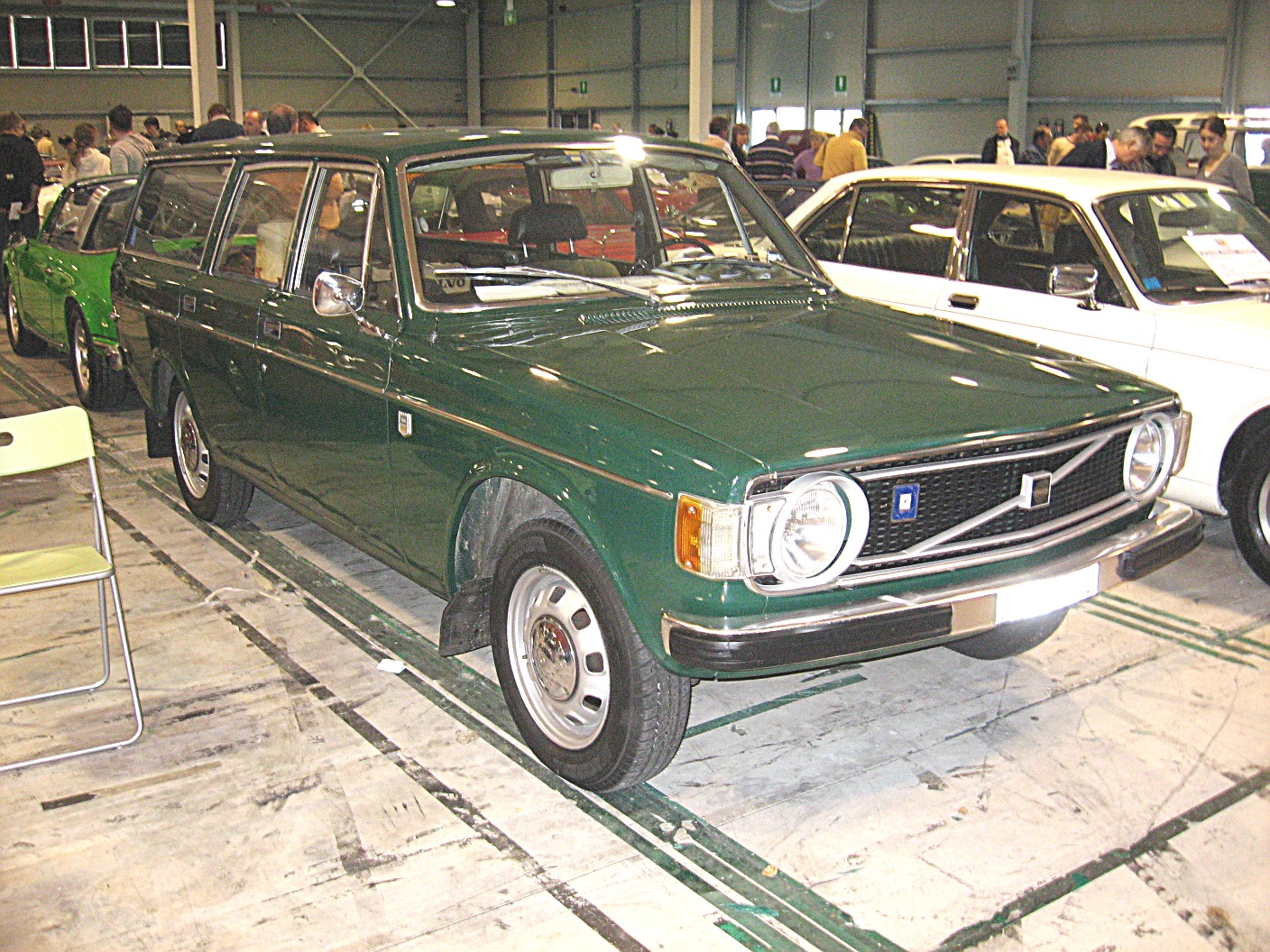 File:Volvo 145.JPG