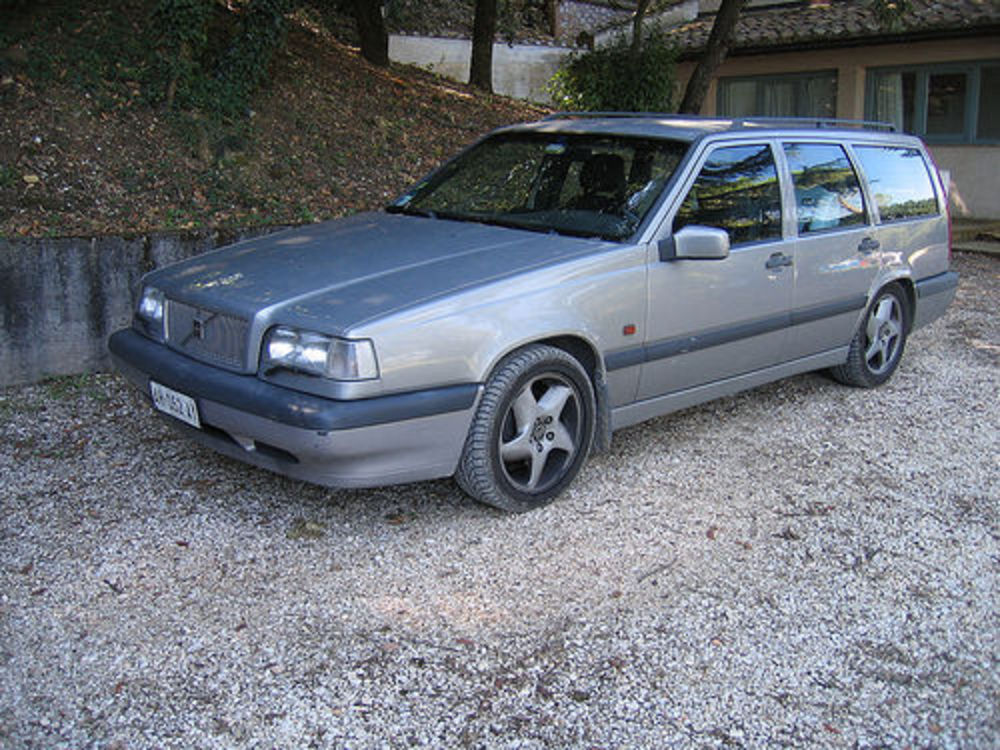 Home >> Volvo >> Volvo 850 >> Front 3/4 Shot of a Gray Volvo 850 T5 Wagon