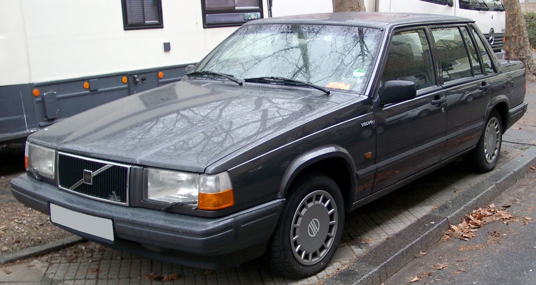 File:Volvo 740 front 20080320.jpg