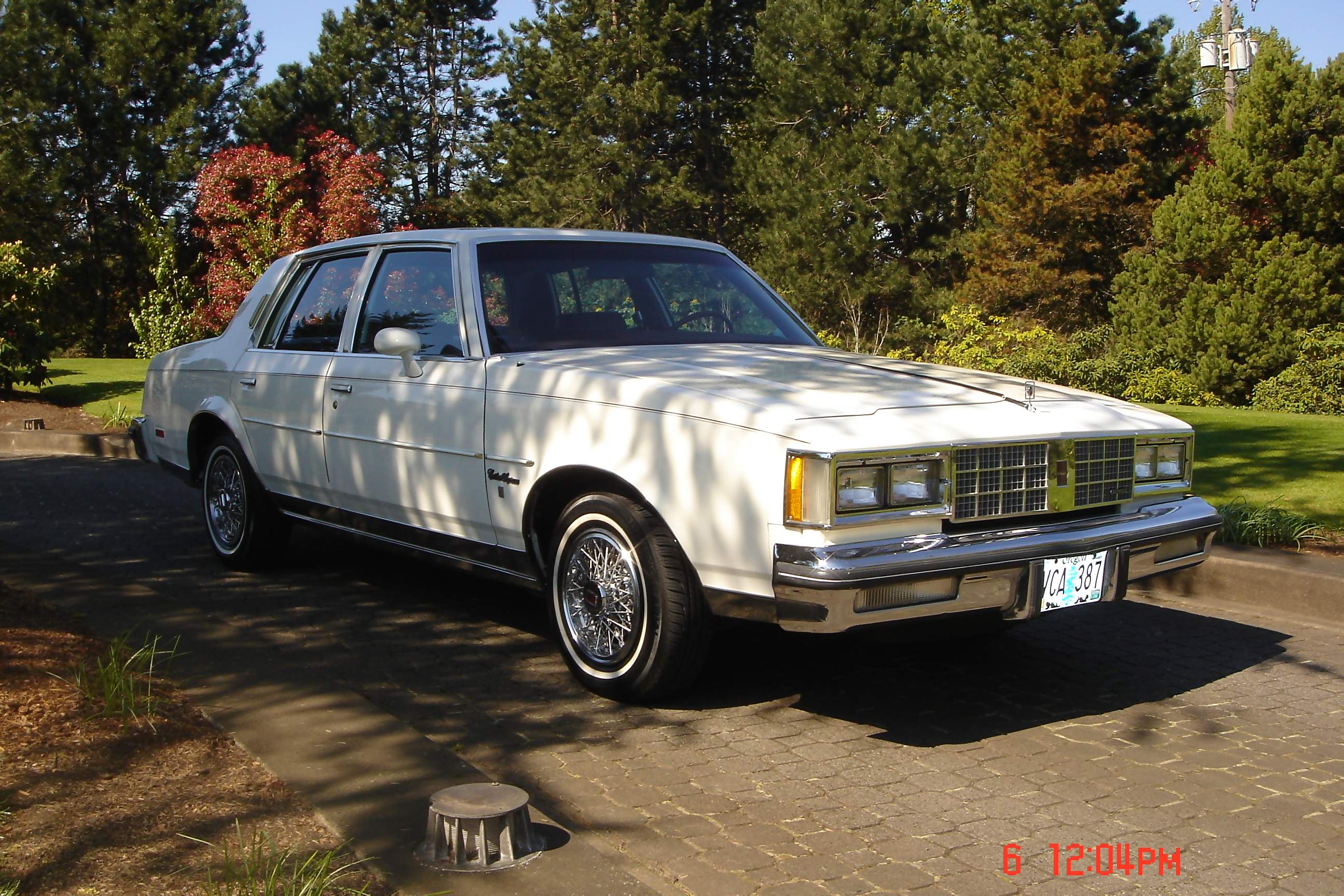 Oldsmobile Brougham - cars catalog, specs, features, photos, videos, review,